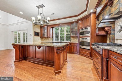 Freshly painted custom estate with a 3-car garage, offering an - photo 21