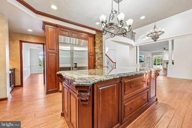 Freshly painted custom estate with a 3-car garage, offering an - photo 23