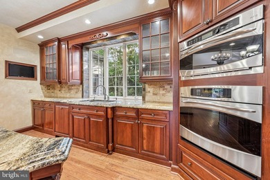 Freshly painted custom estate with a 3-car garage, offering an - photo 25