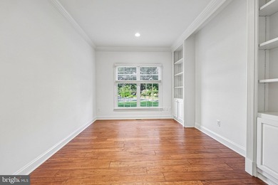 Freshly painted custom estate with a 3-car garage, offering an - photo 29