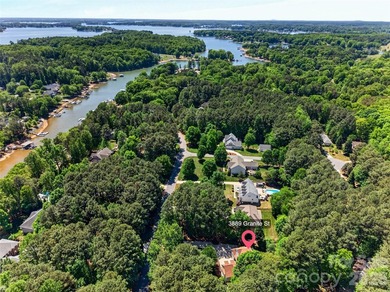 SOMERSET LAKE NORMAN!! This well-maintained home is situated on - photo 3