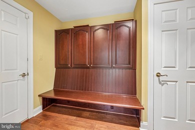 Freshly painted custom estate with a 3-car garage, offering an - photo 35