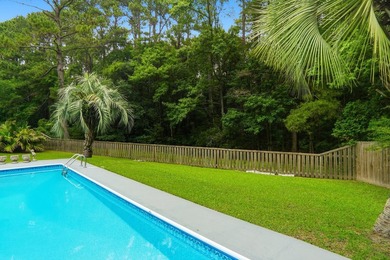Welcome to 11 Glengary Ct, a beautifully updated pool home - photo 50