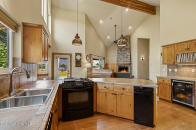 Experience a wonderful blend of comfort, quality, and outdoor - photo 4