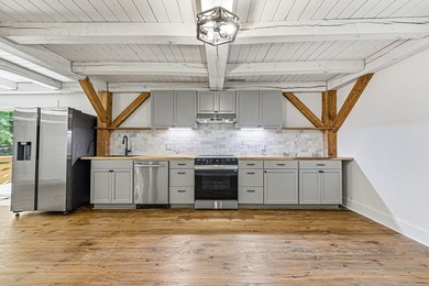 Looking for space for a large family or the perfect in-town - photo 14