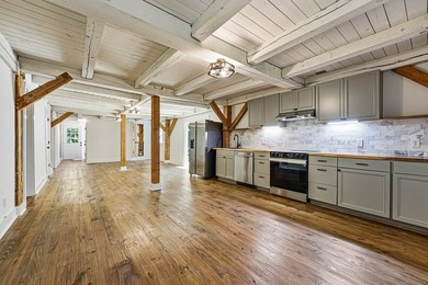 Looking for space for a large family or the perfect in-town - photo 16