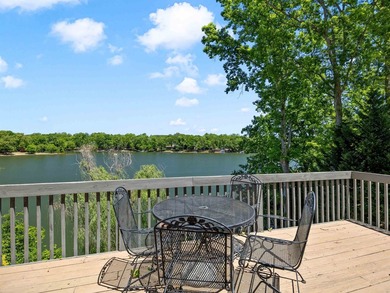 Welcome to lake living on beautiful Lake Bowen, where - photo 16
