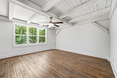 Looking for space for a large family or the perfect in-town - photo 17