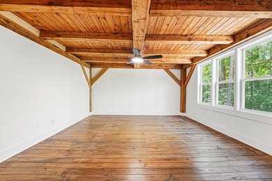 Looking for space for a large family or the perfect in-town - photo 21