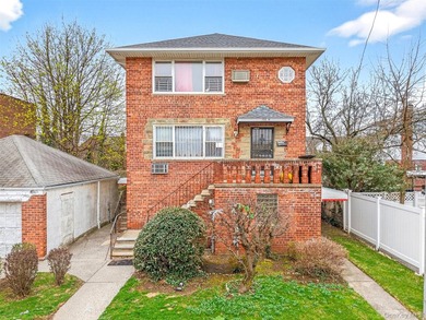 LOCATION ! LOCATION ! ALL BRICK DEATCHED 3 FAMILY ON 60X100 - photo 8