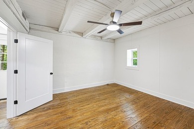 Looking for space for a large family or the perfect in-town - photo 34