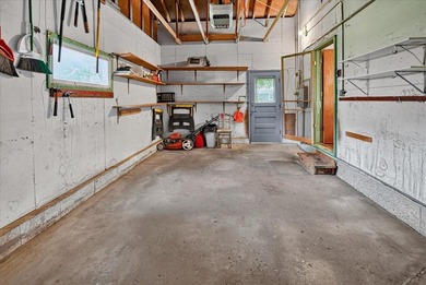 Incredible value awaits the new owner of this Northside ranch - photo 34