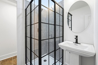 Looking for space for a large family or the perfect in-town - photo 35