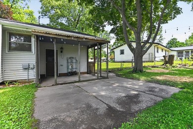 Incredible value awaits the new owner of this Northside ranch - photo 36