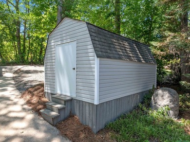 Welcome to lake living on beautiful Lake Bowen, where - photo 38