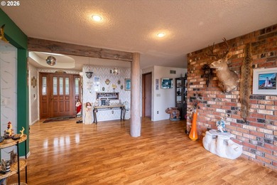 A hidden gem in Telegraph Hills! Tucked away on a private flag - photo 4