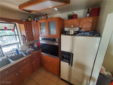 Mt. Wilson cabin on 5.11 acres with incredible views!! There are