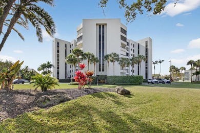 (private lake, pond, coastal) Condo For Sale in Boca Raton Florida