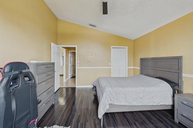 Your dream home awaits! This remarkable 3-bedroom, 2-bath split - photo 32