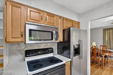 This well kept home is located close to shopping as well as golf - photo 15