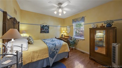 A must-see 10 Bedroom waterfront home. Check out this rare find - photo 17