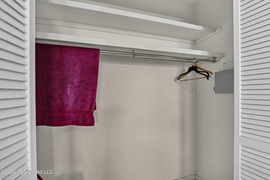 This well kept home is located close to shopping as well as golf - photo 22