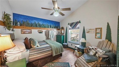 A must-see 10 Bedroom waterfront home. Check out this rare find - photo 27