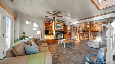 A must-see 10 Bedroom waterfront home. Check out this rare find - photo 33