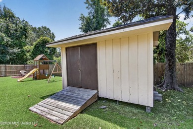 This well kept home is located close to shopping as well as golf - photo 35