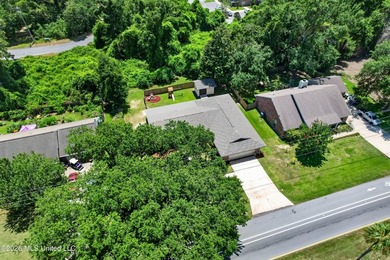 This well kept home is located close to shopping as well as golf - photo 39
