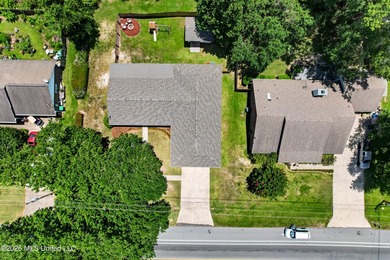 This well kept home is located close to shopping as well as golf - photo 41