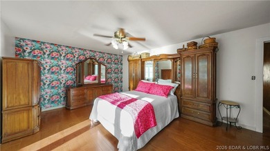 A must-see 10 Bedroom waterfront home. Check out this rare find - photo 43