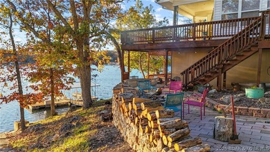 A must-see 10 Bedroom waterfront home. Check out this rare find - photo 46