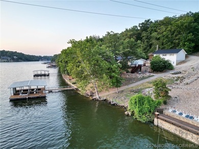 A must-see 10 Bedroom waterfront home. Check out this rare find - photo 50