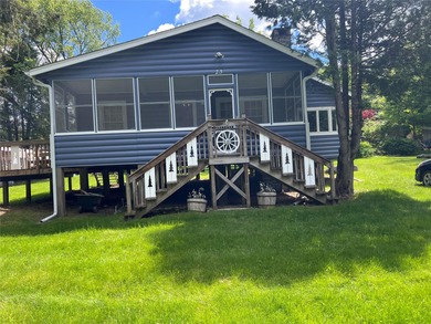 Well maintained move in ready original cabin in the desirable - photo 2