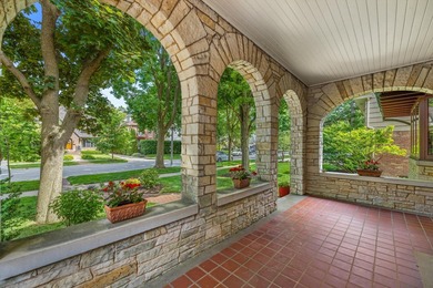 Welcome to a truly special home on a beautiful tree-lined street - photo 4