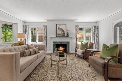 Welcome to a truly special home on a beautiful tree-lined street - photo 8