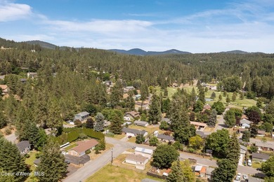 Move-in ready and full of versatility! Situated on a corner lot - photo 31