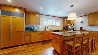 This beautiful ranch is set on .33 of an acre - photo 6