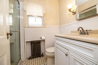 Welcome home to this charming Cape Cod featuring 4 spacious - photo 14