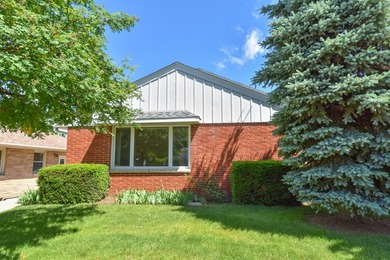 Classic Cudahy charm meets endless potential in this - photo 5