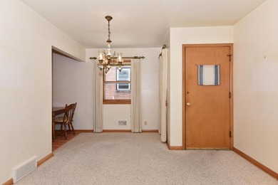 Classic Cudahy charm meets endless potential in this - photo 7