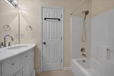 Welcome to Coastal Living at its Finest! Located just minutes - photo 28