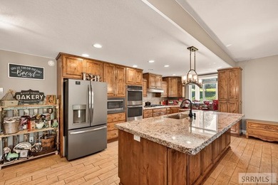 Designed for entertaining and grand scale living, this - photo 31