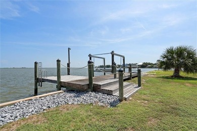 Welcome to your own slice of paradise on the pristine waters of - photo 41