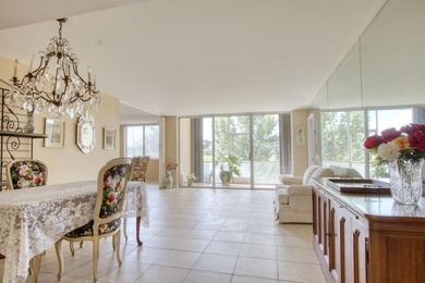 HUGE FIRST FLOOR 2/2 CONDO with a den that can be converted into - photo 1