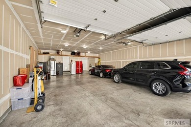 Designed for entertaining and grand scale living, this - photo 41