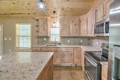 One-Owner Custom Build Near Lake Texoma - Commute-Friendly to