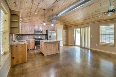 One-Owner Custom Build Near Lake Texoma - Commute-Friendly to