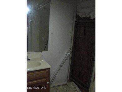First time on the market, this building has entrance from Main - photo 22